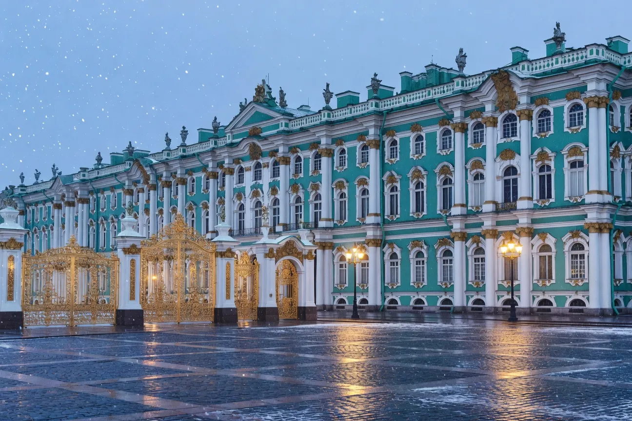 Palais d'Hiver de Saint-Pétersbourg, résidence impériale Romanov